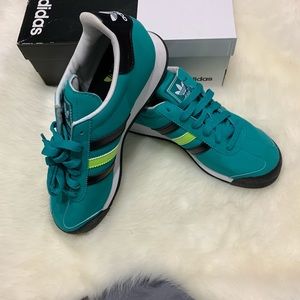 Adidas Samoa sneakers